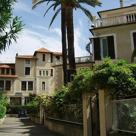 Hotel Fiorenza & Banksia Meuble Alassio Exterior photo