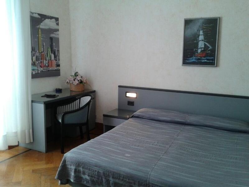 Hotel Fiorenza & Banksia Meuble Alassio Room photo